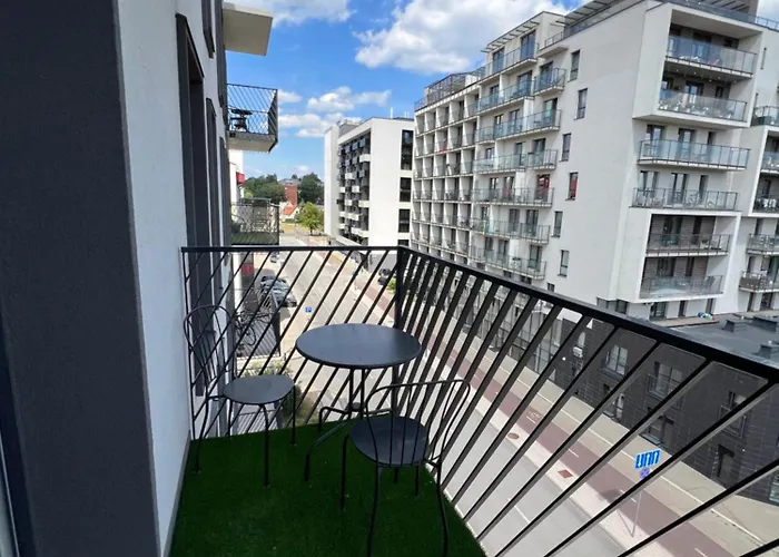 Апартаменти Bright And Cozy Place To