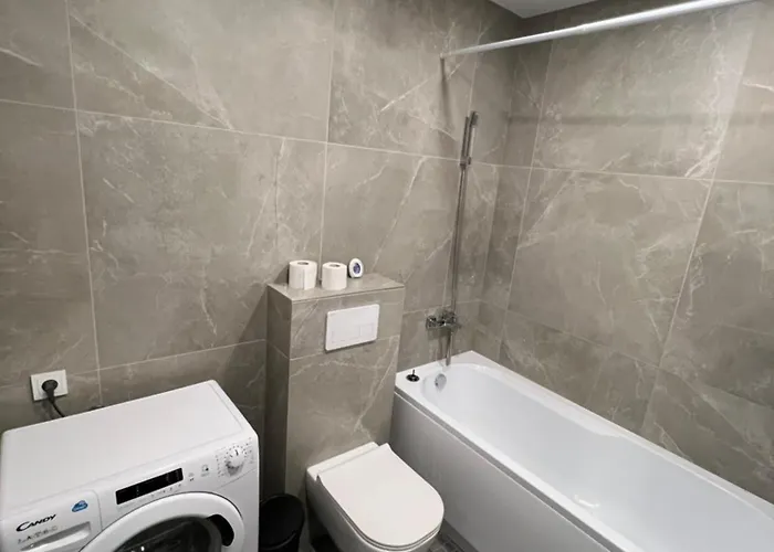 Апартаменти Bright And Cozy Place To