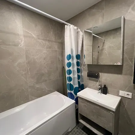 Bright And Cozy Place To *